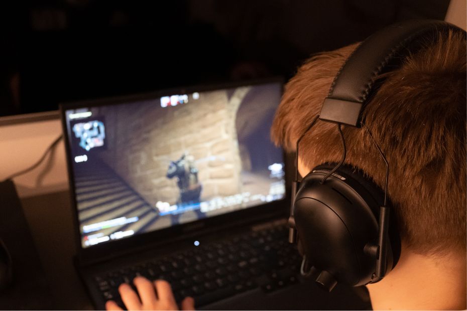 5 Guide To The Best TV Hearing Devices Of 2023